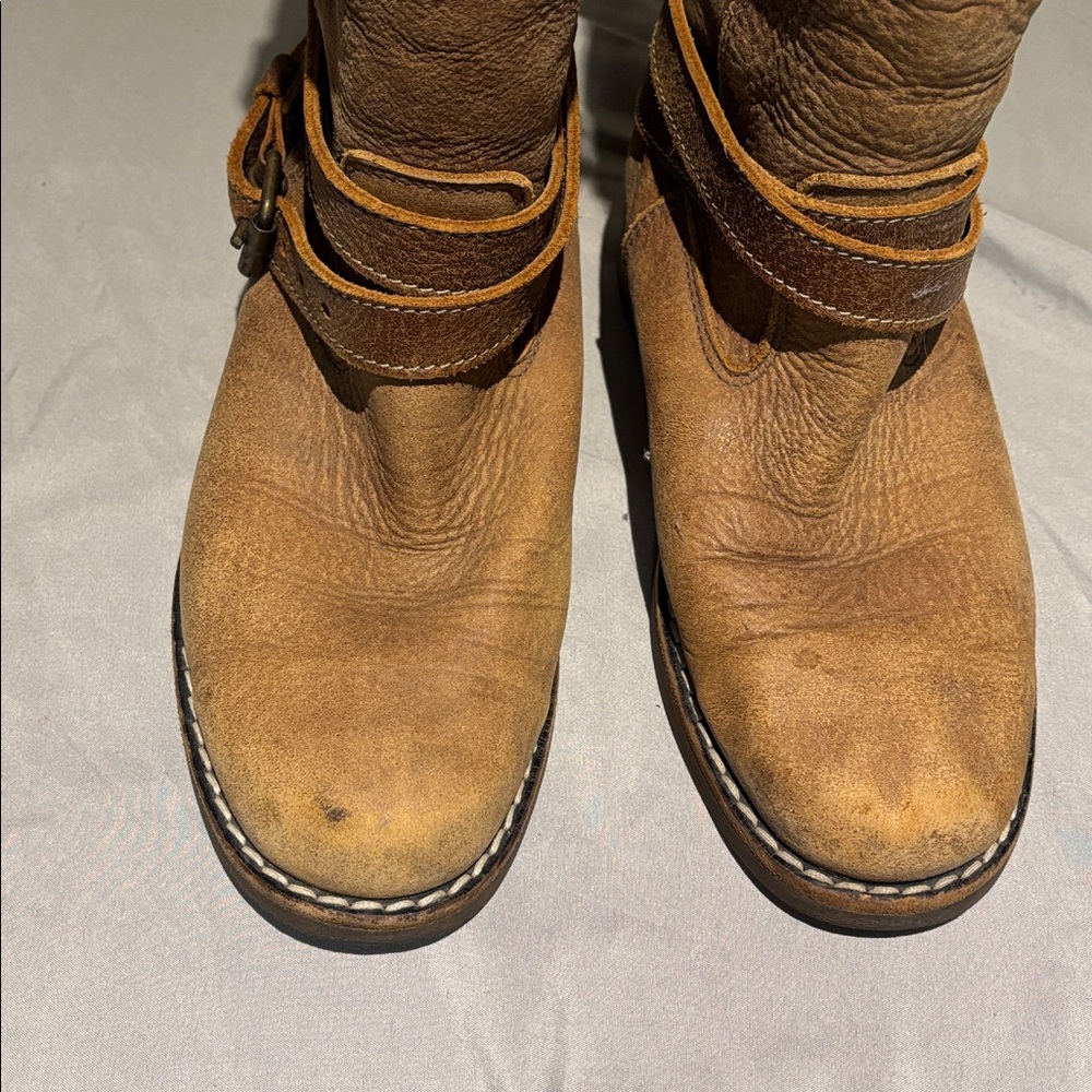 Roots Brown Boots - Picture 4 of 6